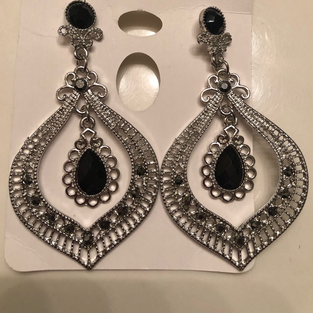 Black and silver earring